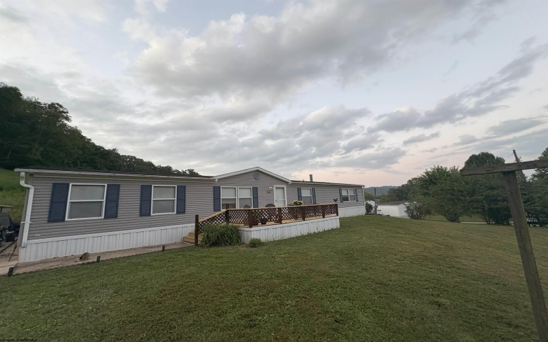 124 Wood Crest Road, Weston, West Virginia 26452, 3 Bedrooms Bedrooms, 7 Rooms Rooms,2 BathroomsBathrooms,Single Family Detached,For Sale,Wood Crest,10161156