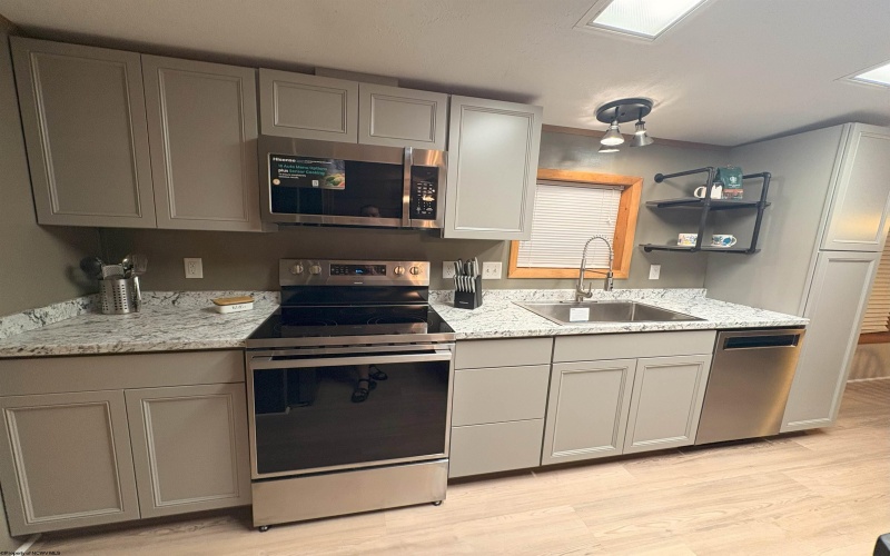 124 Wood Crest Road, Weston, West Virginia 26452, 3 Bedrooms Bedrooms, 7 Rooms Rooms,2 BathroomsBathrooms,Single Family Detached,For Sale,Wood Crest,10161156