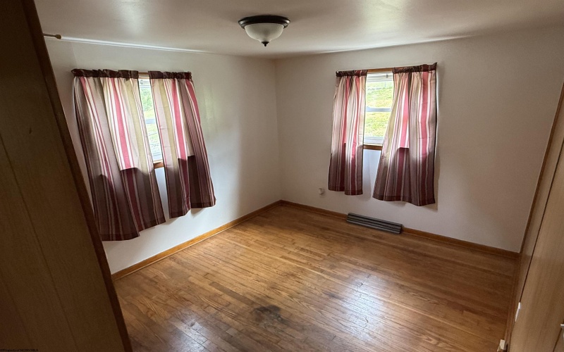 721 Washington Street, Grafton, West Virginia 26354, 2 Bedrooms Bedrooms, 5 Rooms Rooms,1 BathroomBathrooms,Single Family Detached,For Sale,Washington,10161154
