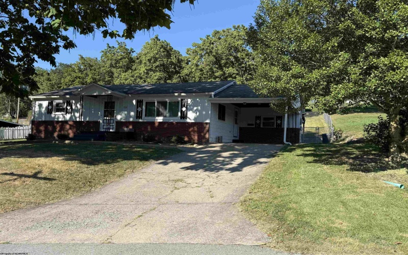 721 Washington Street, Grafton, West Virginia 26354, 2 Bedrooms Bedrooms, 5 Rooms Rooms,1 BathroomBathrooms,Single Family Detached,For Sale,Washington,10161154