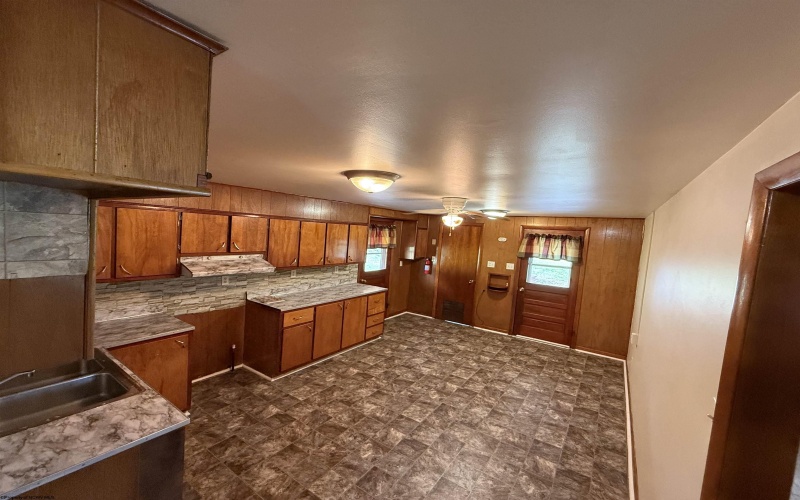 721 Washington Street, Grafton, West Virginia 26354, 2 Bedrooms Bedrooms, 5 Rooms Rooms,1 BathroomBathrooms,Single Family Detached,For Sale,Washington,10161154