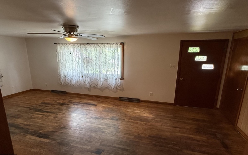 721 Washington Street, Grafton, West Virginia 26354, 2 Bedrooms Bedrooms, 5 Rooms Rooms,1 BathroomBathrooms,Single Family Detached,For Sale,Washington,10161154