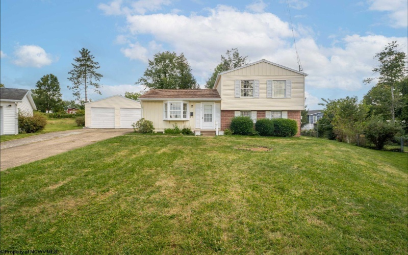 480 Hillview Drive, Morgantown, West Virginia 26505, 4 Bedrooms Bedrooms, 7 Rooms Rooms,2 BathroomsBathrooms,Single Family Detached,For Sale,Hillview,10161165