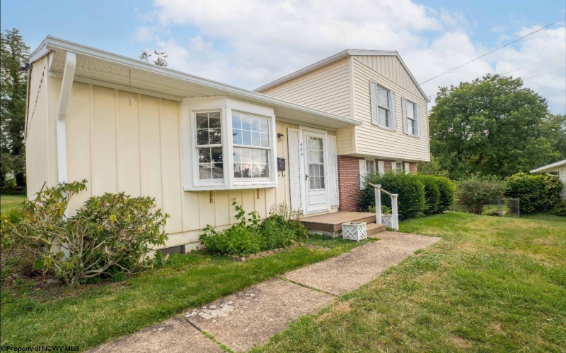 480 Hillview Drive, Morgantown, West Virginia 26505, 4 Bedrooms Bedrooms, 7 Rooms Rooms,2 BathroomsBathrooms,Single Family Detached,For Sale,Hillview,10161165