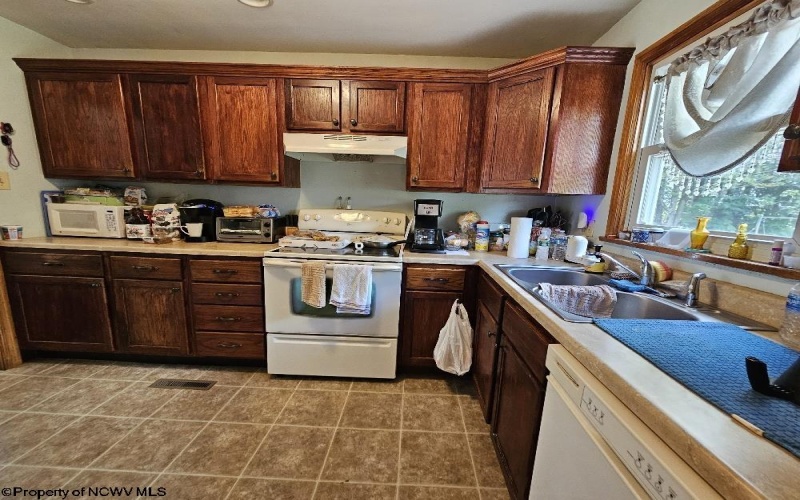 607 Pike Street, Shinnston, West Virginia 26301, 3 Bedrooms Bedrooms, 5 Rooms Rooms,2 BathroomsBathrooms,Single Family Detached,For Sale,Pike,10161178