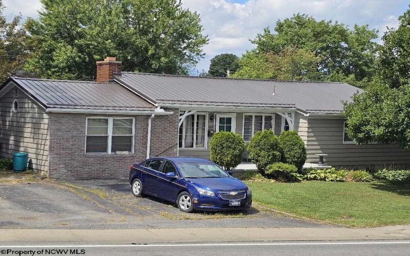 607 Pike Street, Shinnston, West Virginia 26301, 3 Bedrooms Bedrooms, 5 Rooms Rooms,2 BathroomsBathrooms,Single Family Detached,For Sale,Pike,10161178