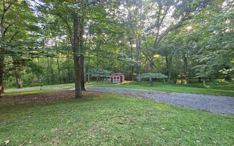 853 Meadowdale Road, Fairmont, West Virginia 26554, 3 Bedrooms Bedrooms, 9 Rooms Rooms,2 BathroomsBathrooms,Single Family Detached,For Sale,Meadowdale,10161176