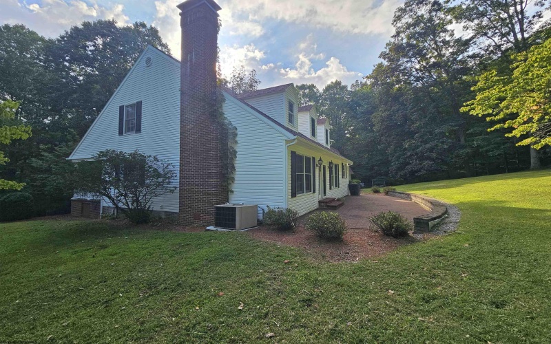 853 Meadowdale Road, Fairmont, West Virginia 26554, 3 Bedrooms Bedrooms, 9 Rooms Rooms,2 BathroomsBathrooms,Single Family Detached,For Sale,Meadowdale,10161176