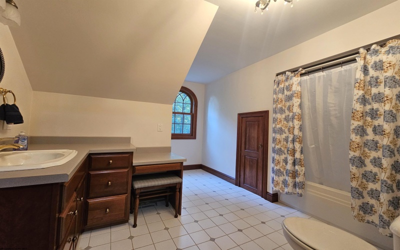 853 Meadowdale Road, Fairmont, West Virginia 26554, 3 Bedrooms Bedrooms, 9 Rooms Rooms,2 BathroomsBathrooms,Single Family Detached,For Sale,Meadowdale,10161176