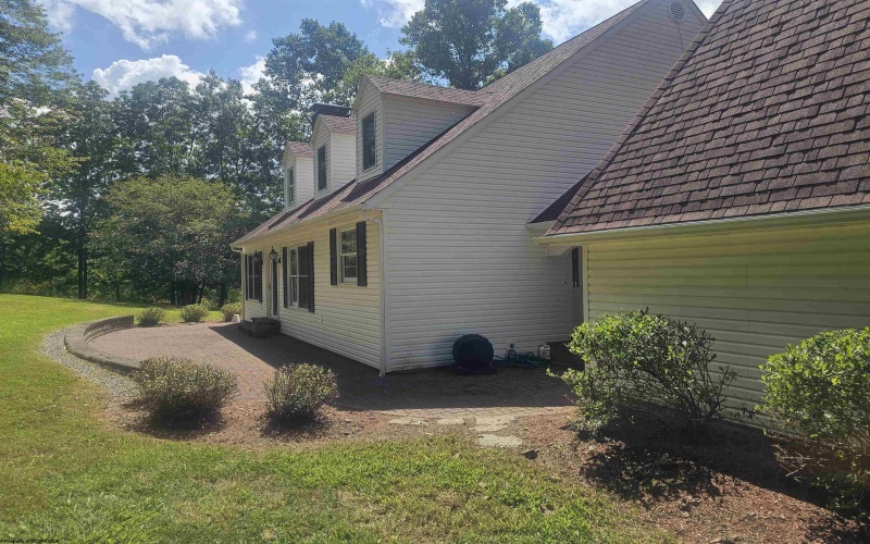 853 Meadowdale Road, Fairmont, West Virginia 26554, 3 Bedrooms Bedrooms, 9 Rooms Rooms,2 BathroomsBathrooms,Single Family Detached,For Sale,Meadowdale,10161176