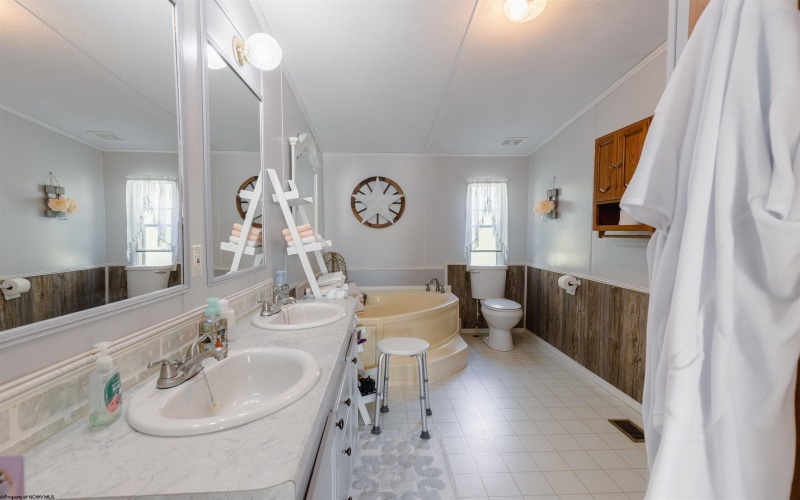 118 Tudor Lane, Beverly, West Virginia 26253, 3 Bedrooms Bedrooms, 7 Rooms Rooms,2 BathroomsBathrooms,Single Family Detached,For Sale,Tudor,10161172