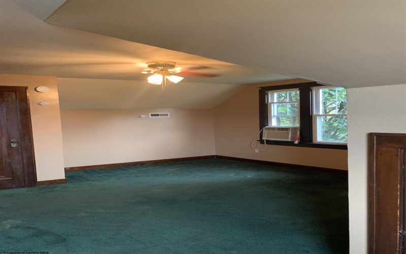 207 Woodland Avenue, Clarksburg, West Virginia 26301, 3 Bedrooms Bedrooms, 7 Rooms Rooms,1 BathroomBathrooms,Single Family Detached,For Sale,Woodland,10161175