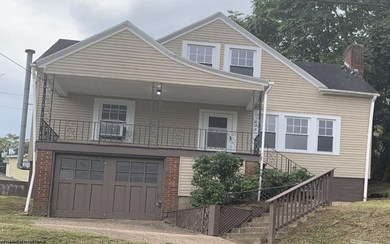 207 Woodland Avenue, Clarksburg, West Virginia 26301, 3 Bedrooms Bedrooms, 7 Rooms Rooms,1 BathroomBathrooms,Single Family Detached,For Sale,Woodland,10161175