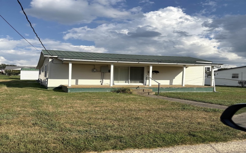 224 Pocahontas Street, Buckhannon, West Virginia 26201, 2 Bedrooms Bedrooms, 7 Rooms Rooms,1 BathroomBathrooms,Single Family Detached,For Sale,Pocahontas,10161181
