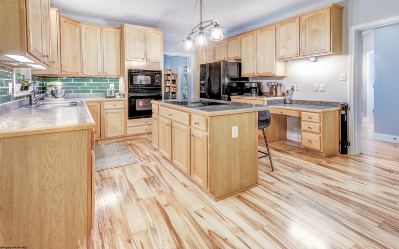 17 Karen Lane, Morgantown, West Virginia 26501, 3 Bedrooms Bedrooms, 9 Rooms Rooms,2 BathroomsBathrooms,Single Family Detached,For Sale,Karen,10161180