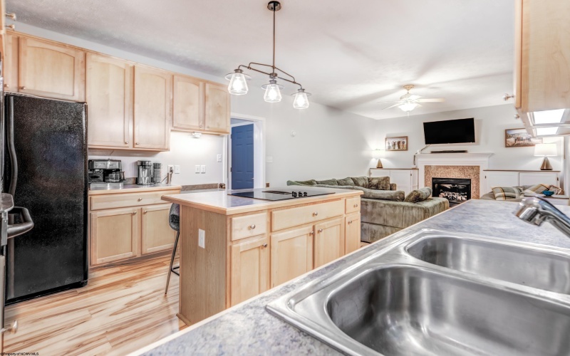 17 Karen Lane, Morgantown, West Virginia 26501, 3 Bedrooms Bedrooms, 9 Rooms Rooms,2 BathroomsBathrooms,Single Family Detached,For Sale,Karen,10161180