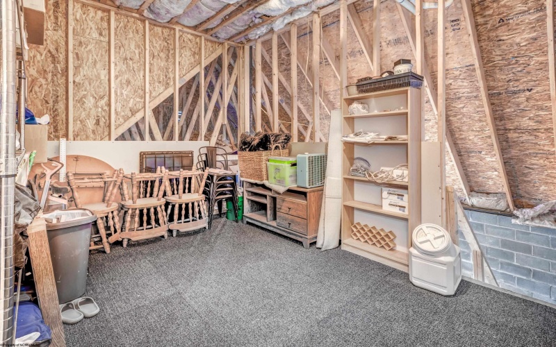 17 Karen Lane, Morgantown, West Virginia 26501, 3 Bedrooms Bedrooms, 9 Rooms Rooms,2 BathroomsBathrooms,Single Family Detached,For Sale,Karen,10161180