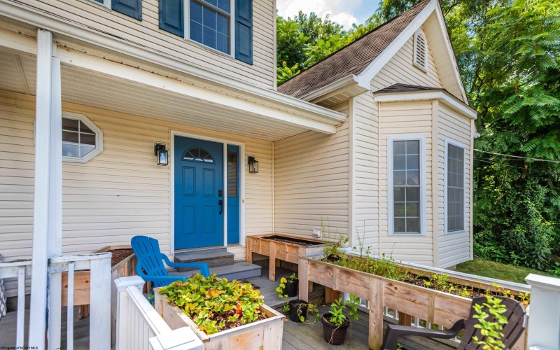 17 Karen Lane, Morgantown, West Virginia 26501, 3 Bedrooms Bedrooms, 9 Rooms Rooms,2 BathroomsBathrooms,Single Family Detached,For Sale,Karen,10161180