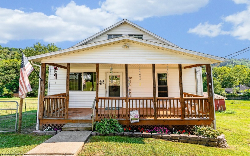 1193 Limestone Road, Clarksburg, West Virginia 26301, 3 Bedrooms Bedrooms, 9 Rooms Rooms,2 BathroomsBathrooms,Single Family Detached,For Sale,Limestone,10161185
