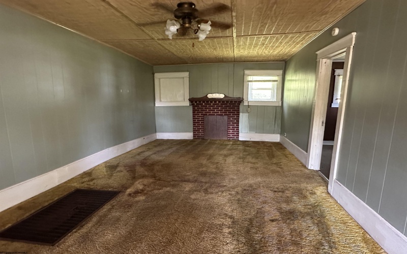 360 Oak Street, Burnsville, West Virginia 26335, 2 Bedrooms Bedrooms, 5 Rooms Rooms,1 BathroomBathrooms,Single Family Detached,For Sale,Oak,10161187