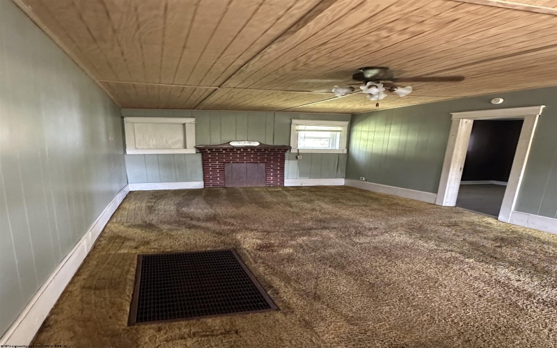 360 Oak Street, Burnsville, West Virginia 26335, 2 Bedrooms Bedrooms, 5 Rooms Rooms,1 BathroomBathrooms,Single Family Detached,For Sale,Oak,10161187