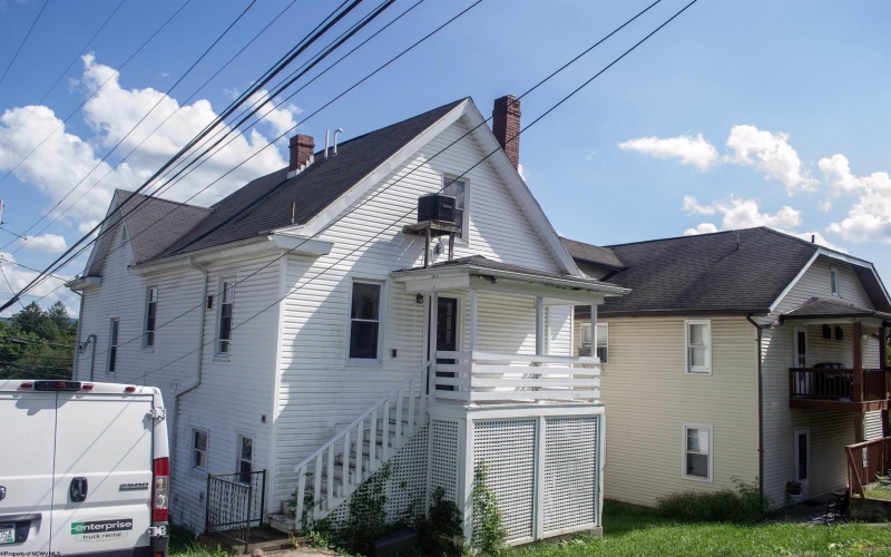 621 Louise Avenue, Morgantown, West Virginia 26505, 5 Bedrooms Bedrooms, 11 Rooms Rooms,1 BathroomBathrooms,Single Family Detached,For Sale,Louise,10161214