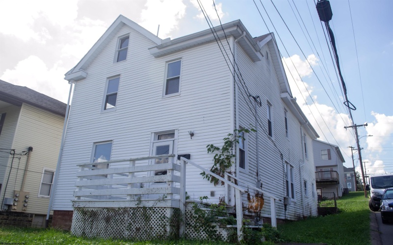 621 Louise Avenue, Morgantown, West Virginia 26505, 5 Bedrooms Bedrooms, 11 Rooms Rooms,1 BathroomBathrooms,Single Family Detached,For Sale,Louise,10161214