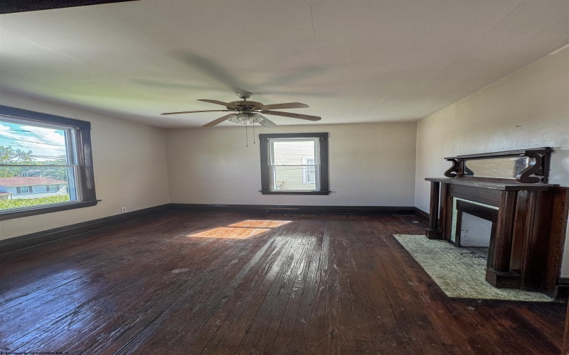 621 Louise Avenue, Morgantown, West Virginia 26505, 5 Bedrooms Bedrooms, 11 Rooms Rooms,1 BathroomBathrooms,Single Family Detached,For Sale,Louise,10161214