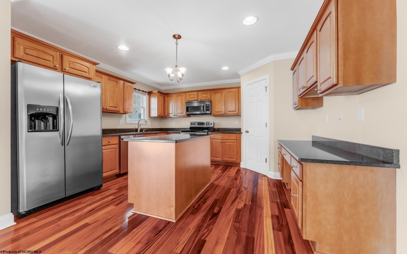 354 Harbor Drive, Morgantown, West Virginia 26508, 3 Bedrooms Bedrooms, 8 Rooms Rooms,2 BathroomsBathrooms,Single Family Attached,For Sale,Harbor,10161190