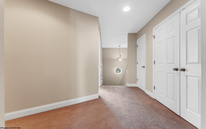 354 Harbor Drive, Morgantown, West Virginia 26508, 3 Bedrooms Bedrooms, 8 Rooms Rooms,2 BathroomsBathrooms,Single Family Attached,For Sale,Harbor,10161190