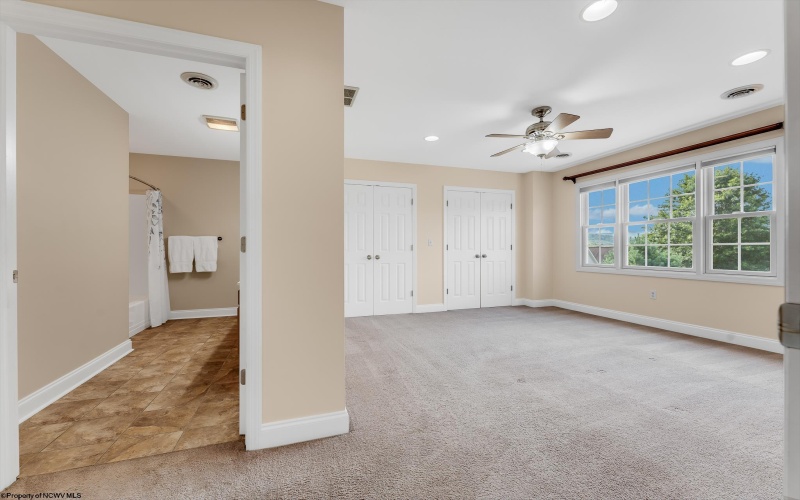 354 Harbor Drive, Morgantown, West Virginia 26508, 3 Bedrooms Bedrooms, 8 Rooms Rooms,2 BathroomsBathrooms,Single Family Attached,For Sale,Harbor,10161190