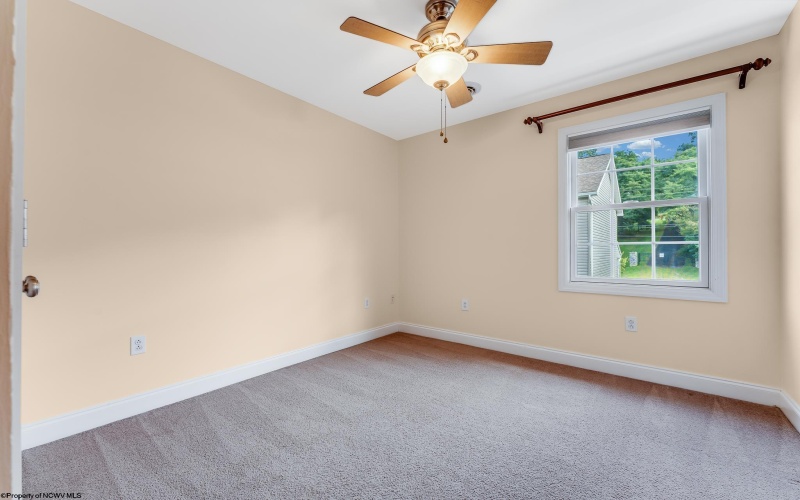354 Harbor Drive, Morgantown, West Virginia 26508, 3 Bedrooms Bedrooms, 8 Rooms Rooms,2 BathroomsBathrooms,Single Family Attached,For Sale,Harbor,10161190