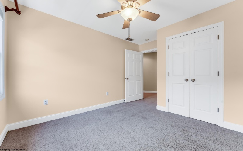 354 Harbor Drive, Morgantown, West Virginia 26508, 3 Bedrooms Bedrooms, 8 Rooms Rooms,2 BathroomsBathrooms,Single Family Attached,For Sale,Harbor,10161190