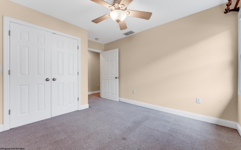354 Harbor Drive, Morgantown, West Virginia 26508, 3 Bedrooms Bedrooms, 8 Rooms Rooms,2 BathroomsBathrooms,Single Family Attached,For Sale,Harbor,10161190