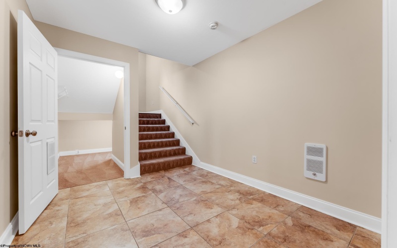 354 Harbor Drive, Morgantown, West Virginia 26508, 3 Bedrooms Bedrooms, 8 Rooms Rooms,2 BathroomsBathrooms,Single Family Attached,For Sale,Harbor,10161190