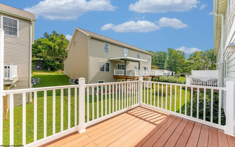 354 Harbor Drive, Morgantown, West Virginia 26508, 3 Bedrooms Bedrooms, 8 Rooms Rooms,2 BathroomsBathrooms,Single Family Attached,For Sale,Harbor,10161190