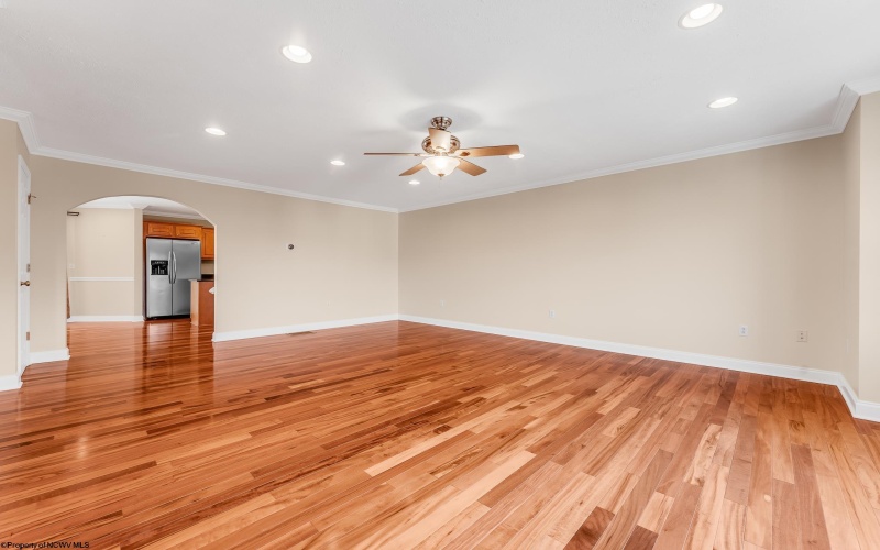 354 Harbor Drive, Morgantown, West Virginia 26508, 3 Bedrooms Bedrooms, 8 Rooms Rooms,2 BathroomsBathrooms,Single Family Attached,For Sale,Harbor,10161190