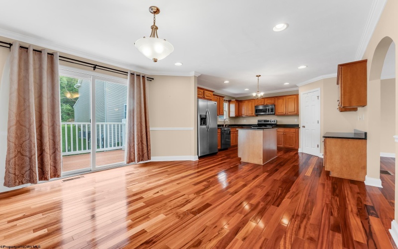 354 Harbor Drive, Morgantown, West Virginia 26508, 3 Bedrooms Bedrooms, 8 Rooms Rooms,2 BathroomsBathrooms,Single Family Attached,For Sale,Harbor,10161190