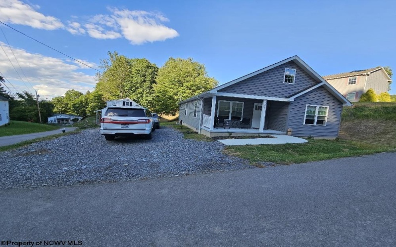 139 Montgomery Road, Weston, West Virginia 26452, 3 Bedrooms Bedrooms, 6 Rooms Rooms,2 BathroomsBathrooms,Single Family Detached,For Sale,Montgomery,10161213