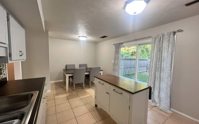 990 Northwestern Avenue, Morgantown, West Virginia 26505, 2 Bedrooms Bedrooms, 4 Rooms Rooms,2 BathroomsBathrooms,Residential Rentals,For Rent,Northwestern,10161197