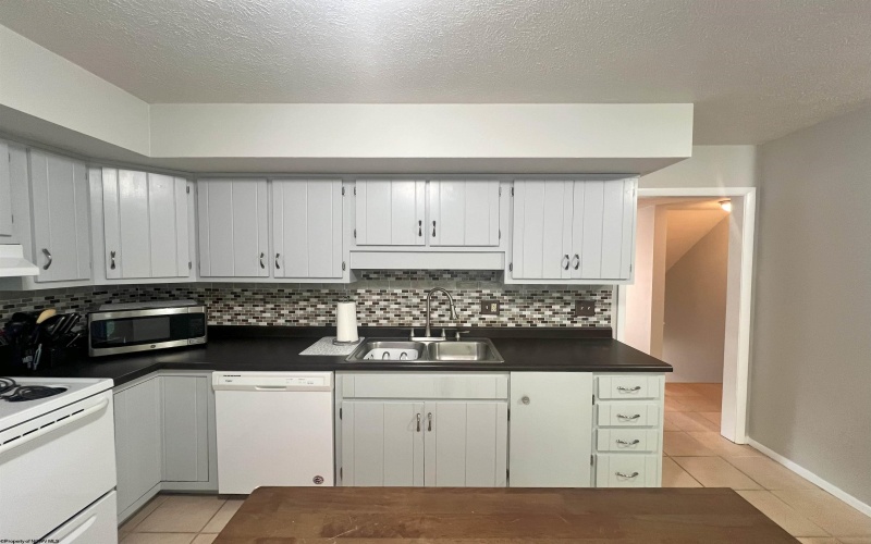 990 Northwestern Avenue, Morgantown, West Virginia 26505, 2 Bedrooms Bedrooms, 4 Rooms Rooms,2 BathroomsBathrooms,Residential Rentals,For Rent,Northwestern,10161197