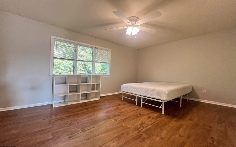 990 Northwestern Avenue, Morgantown, West Virginia 26505, 2 Bedrooms Bedrooms, 4 Rooms Rooms,2 BathroomsBathrooms,Residential Rentals,For Rent,Northwestern,10161197