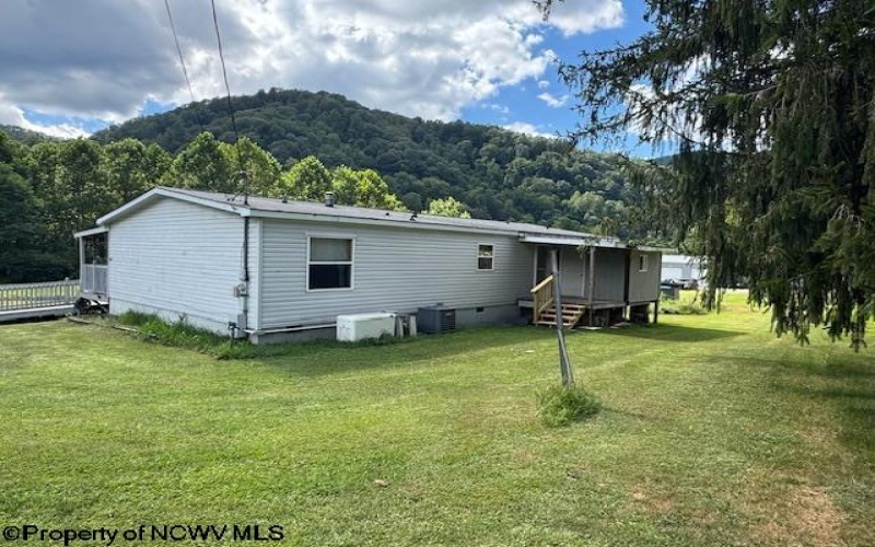 62 Brown Street, Rowlesburg, West Virginia 26425, 3 Bedrooms Bedrooms, 5 Rooms Rooms,2 BathroomsBathrooms,Single Family Detached,For Sale,Brown,10161211