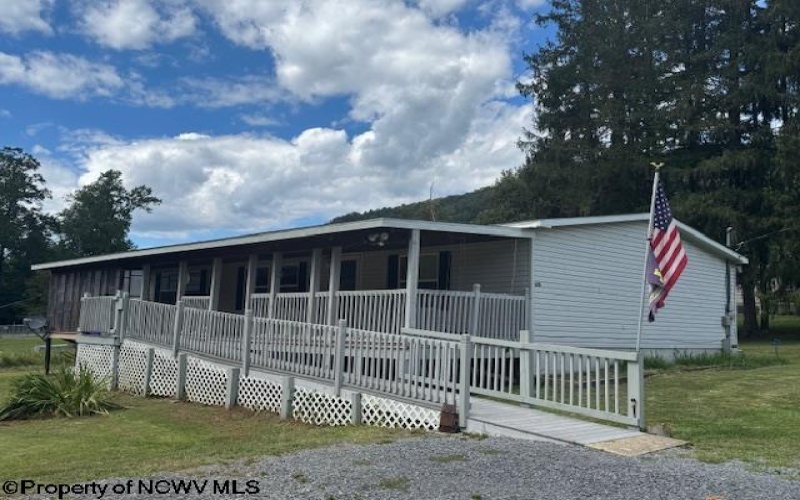 62 Brown Street, Rowlesburg, West Virginia 26425, 3 Bedrooms Bedrooms, 5 Rooms Rooms,2 BathroomsBathrooms,Single Family Detached,For Sale,Brown,10161211