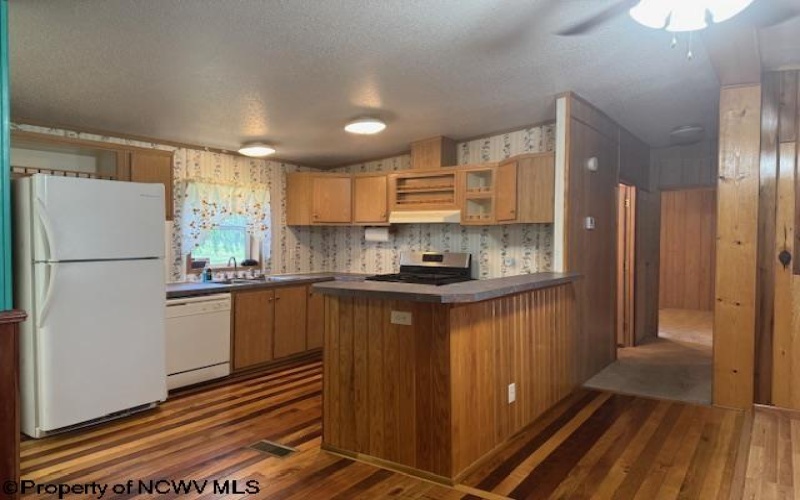 62 Brown Street, Rowlesburg, West Virginia 26425, 3 Bedrooms Bedrooms, 5 Rooms Rooms,2 BathroomsBathrooms,Single Family Detached,For Sale,Brown,10161211