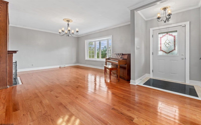 200 Logan Avenue, Morgantown, West Virginia 26501, 4 Bedrooms Bedrooms, 9 Rooms Rooms,3 BathroomsBathrooms,Single Family Detached,For Sale,Logan,10161191