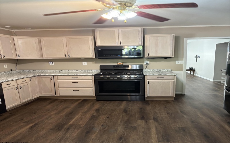 3892 US Highway 33 West, Weston, West Virginia 26452, 3 Bedrooms Bedrooms, 5 Rooms Rooms,1 BathroomBathrooms,Single Family Detached,For Sale,US Highway 33,10161206