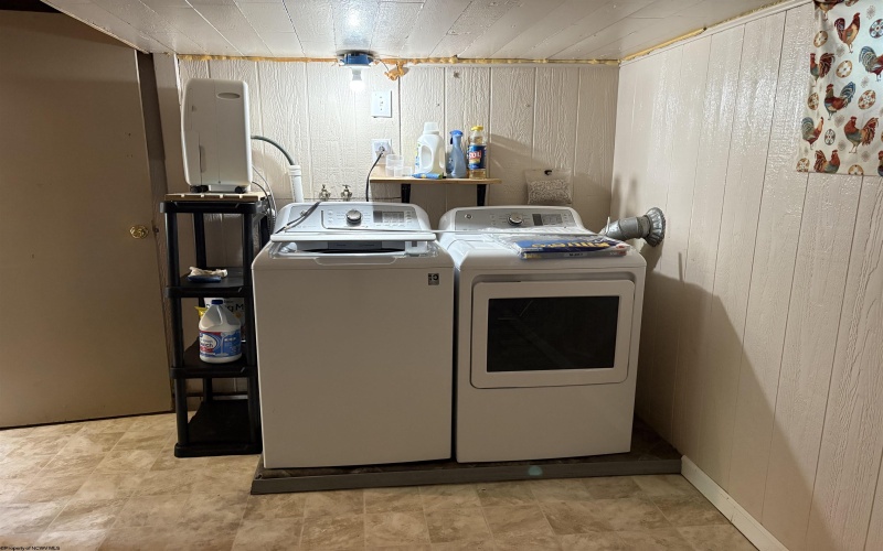 3892 US Highway 33 West, Weston, West Virginia 26452, 3 Bedrooms Bedrooms, 5 Rooms Rooms,1 BathroomBathrooms,Single Family Detached,For Sale,US Highway 33,10161206