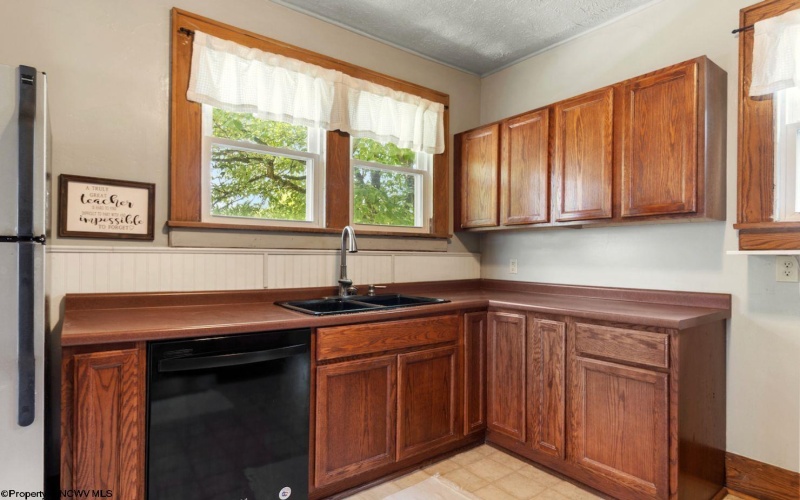 716 Elysian Avenue, Morgantown, West Virginia 26501, 3 Bedrooms Bedrooms, 6 Rooms Rooms,1 BathroomBathrooms,Single Family Detached,For Sale,Elysian,10161199