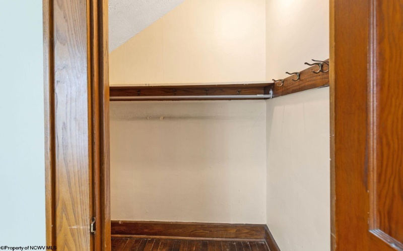 716 Elysian Avenue, Morgantown, West Virginia 26501, 3 Bedrooms Bedrooms, 6 Rooms Rooms,1 BathroomBathrooms,Single Family Detached,For Sale,Elysian,10161199